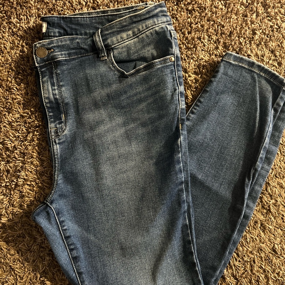 Classic Women's Midwash Blue Jeans - Skinny straight Fit
